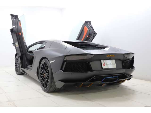 中古車 ランボルギーニ アヴェンタドール LP700-4 4WD カーボン 