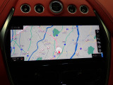 DBXはApple Carplayに対応し、13台スピーカーおよび1台のウーファーを通して709Wの出力を提供するサウンドシステムを装備しています。