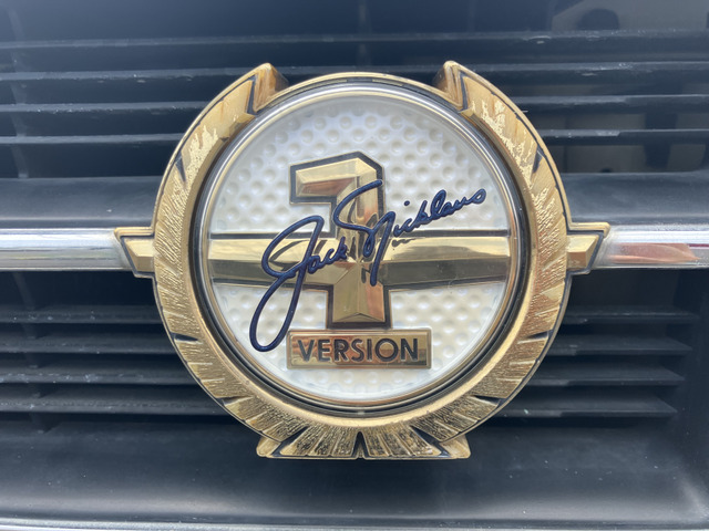 Y30 グロリア フロントグリル ジャックニクラウス エンブレム付き