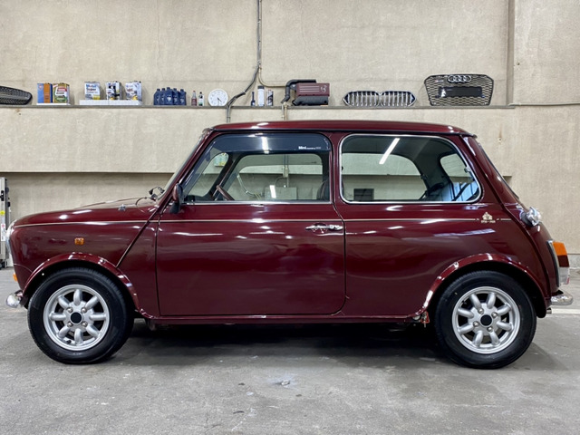 中古車 ローバー ミニ 30th 30th限定車 1オーナー 走1.3万K の中古車詳細 (13,000km, チェリーレッド, 東京都,  295万円) | 中古車情報・中古車検索なら【車選びドットコム（車選び.com）】