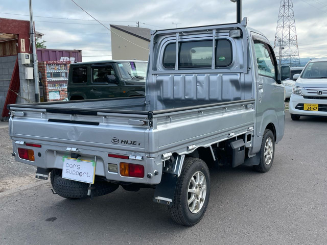 中古車 ダイハツ ハイゼットトラック スタンダード 4WD PS/AC/AT/オーディオ/作業灯 の中古車詳細 (126,000km, シルバー,  北海道, 67万円) | 中古車情報・中古車検索なら【車選びドットコム（車選び.com）】