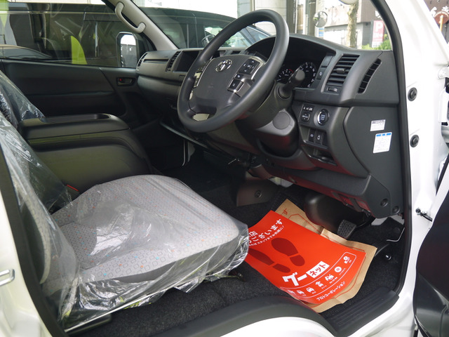 中古車 トヨタ ハイエースコミューター 2.8 GL ディーゼル 未使用車 