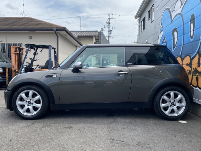 中古車 BMW MINI ミニ クーパー パークレーン の中古車詳細 (102,550km, ロイヤルグレー, 愛知県, 26.5万円) | 中古車 情報・中古車検索なら【車選びドットコム（車選び.com）】