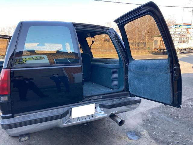 シボレー サバーバン サードシート Cノッチ加工済 92y の中古車詳細