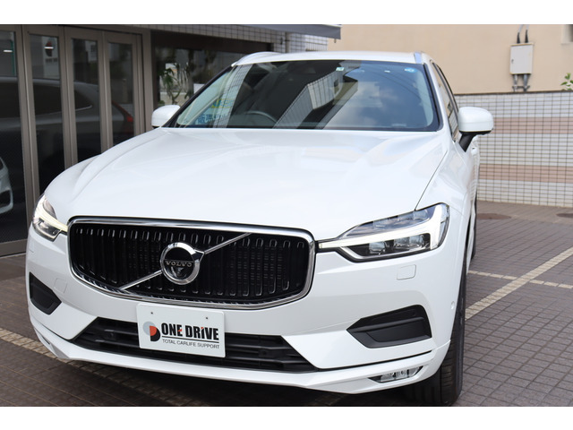 XC60 D4 AWD モメンタム ディーゼル 4WD 黒革シート 純AW Wエアコン