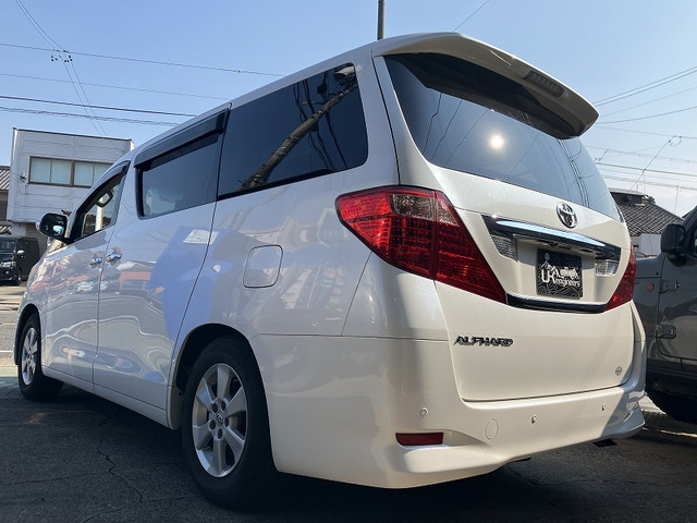中古車 トヨタ アルファード 2.4 240X 8人乗り 両側電動 後席
