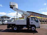 アイチ製 SB10A 9.7M 2703h 最大バケット積載荷重200kg FRP製バケット/首振り/作業灯1個 右リア100Vコンセント用電源ケーブル付 左リア地上アースコード付 上物左右工具棚&右側はしご掛