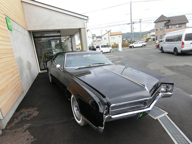 ビュイック リビエラ GS 自社全塗装(ブラック)社外CDプレーヤー の中古