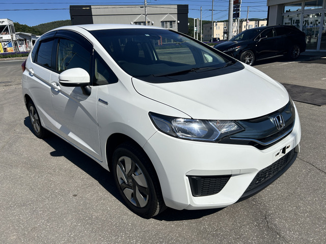 フィット 1.5 ハイブリッド Fパッケージ 4WD 