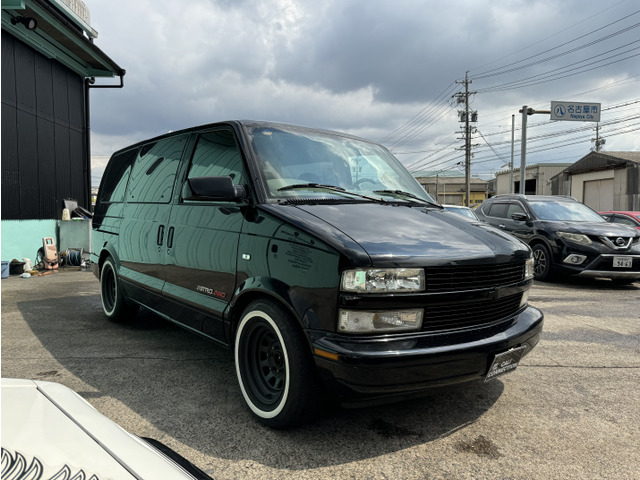 中古車 シボレー アストロ LT 4WD ナビ☆フルセグ☆Bカメラ☆ドラレコ の中古車詳細 (140,300km, ブラック, 愛知県,  87.5万円) | 中古車情報・中古車検索なら【車選びドットコム（車選び.com）】