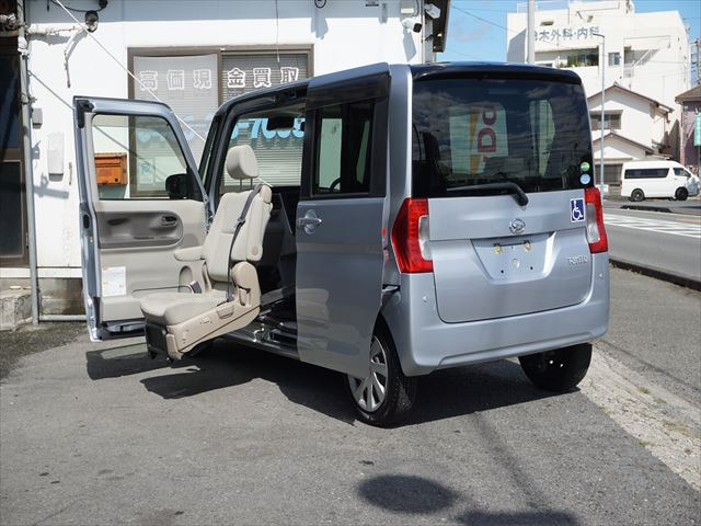 タント  福祉車両ウェルカムシートリモコン付