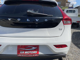 【全車標準リセット納車】追加費用なしでバッテリー・オイル・ワイパーゴムを新品交換。さらに車内クリーニングと専用オゾン装置にて殺菌・脱臭を行い、ニオイを除去してご納車します。