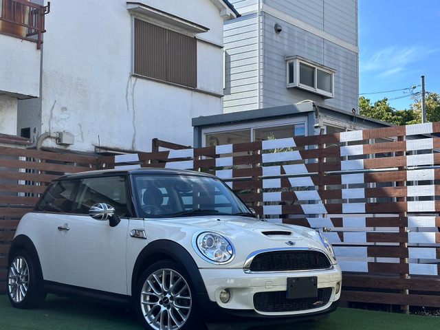 中古車 BMW MINI ミニ クーパー S 車検整備付き 正規ディーラー車 修復歴無 の中古車詳細 (82,501km, ペッパーホワイトツートン,  大阪府, 78万円) | 中古車情報・中古車検索なら【車選びドットコム（車選び.com）】