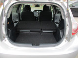 ★リア席倒すとフラットになり大きな荷物も積めます★