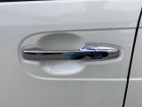 【支払総額推進店】お車をご覧い頂きまして、誠に有難う御座います。在庫車両になりますので、是非ご都合の宜しい時に、見に来て下さい。来店予約をされると、ご案内がスムーズです。