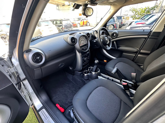 中古車 BMW MINI ミニクロスオーバー ワン 6速MT ドラレコ ETC 車検整備付 の中古車詳細 (8,500km, シルバーツートン,  大阪府, 128万円) | 中古車情報・中古車検索なら【車選びドットコム（車選び.com）】