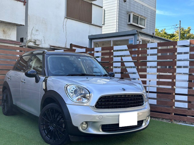 中古車 BMW MINI ミニクロスオーバー ワン 6速MT ドラレコ ETC 車検整備付 の中古車詳細 (8,500km, シルバーツートン,  大阪府, 128万円) | 中古車情報・中古車検索なら【車選びドットコム（車選び.com）】