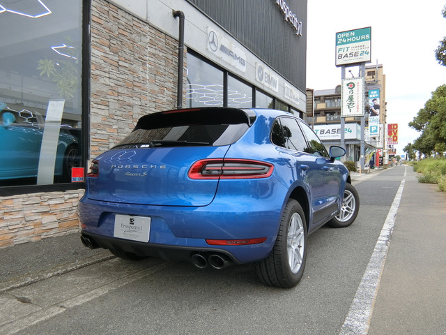 注文 ポルシェ マカン トノカバー