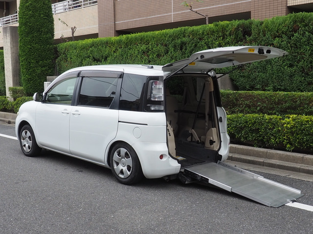 シエンタ 1.5 X ウェルキャブ 車いす仕様車 タイプI 助手席側セカンドシート付 福祉...