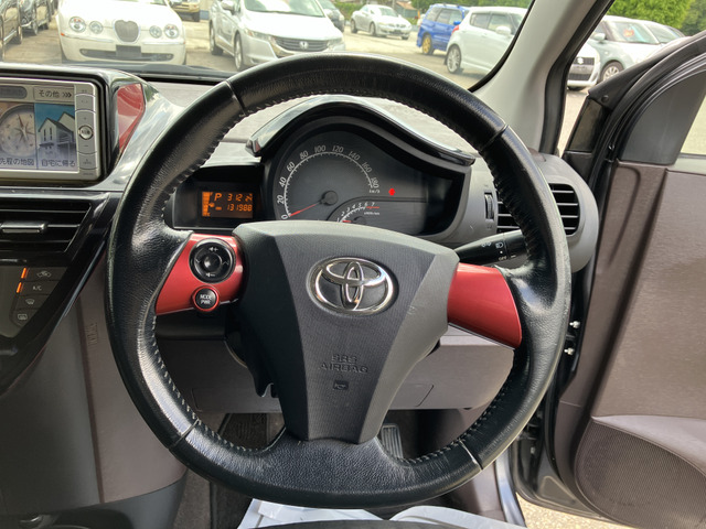 トヨタIQ 1.3 トヨタ iQ 1.3 130G レザーパッケージ フルオプション の中古車