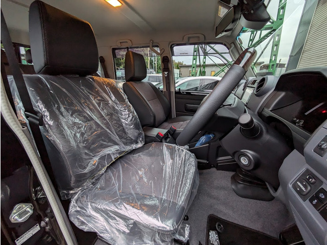 トヨタ ランドクルーザー70 2.8 AX ディーゼル 4WD 登録済未使用