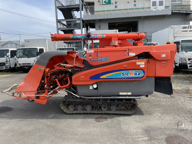 中古車 その他 クボタ コンバイン コンバイン SR-M32 宮城発 4条 中古車 その他 クボタ コンバイン コンバイン SR-M32 宮城発 4条