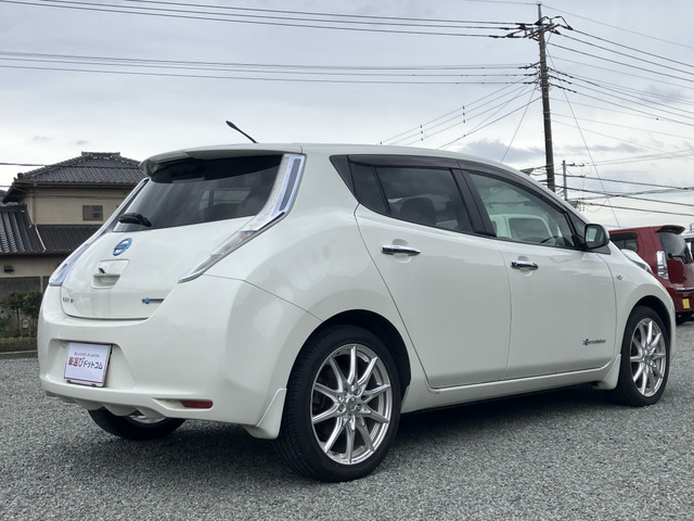 リーフ様　まとめ買い2点 日産 リーフ X 社外アルミホイール の中古車詳細 (44,700km, ホワイト