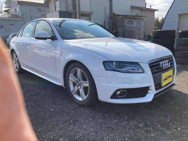 中古車 アウディ A4 2.0 TFSI クワトロ Sラインコンペティション 4WD ナビ/TV ETC インテリキー の中古車詳細  (87,000km, 真珠, 北海道, 45.8万円) | 中古車情報・中古車検索なら【車選びドットコム（車選び.com）】