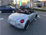 程度が悪い車が安いのは当たり前です。当店はコストを安く!薄利多売価格設定でお客様が良質安価な車両に出会える事にこだわっております。少し年式が古くても程度の良い車両は沢山あります!