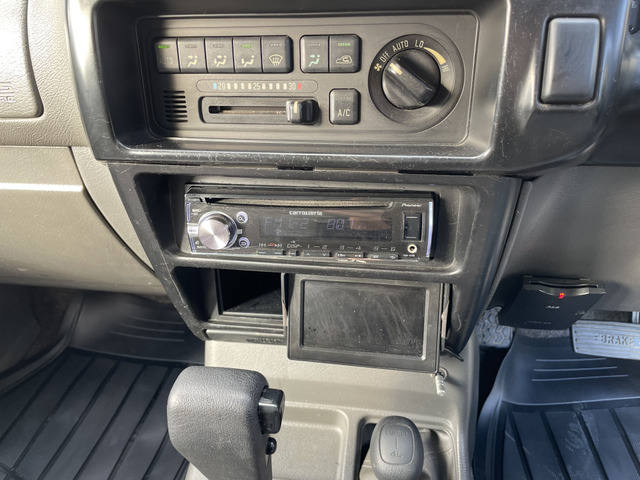 いすゞビッグホーンハンドリングバイロータス純正ステアリング いすゞ ビッグホーン ハンドリング バイ ロータス(UBS69GW)純正