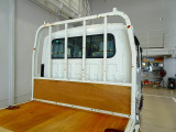 荷台内寸:325&times;180&times;38 三方開 左右アオリ上部プロテクター付/ロープ穴3対 荷台床板/前立て板張替え アーム式PG 600kg付