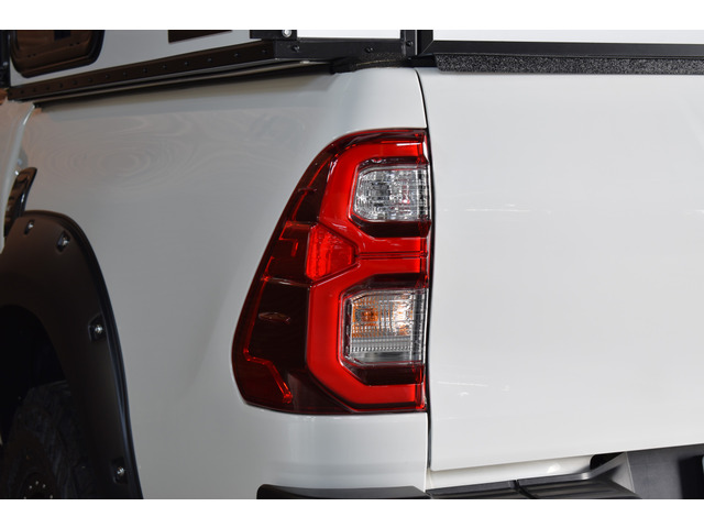 トヨタ ハイラックス 2.4 Z ディーゼル 4WD FWCJデモカー リフトアップ