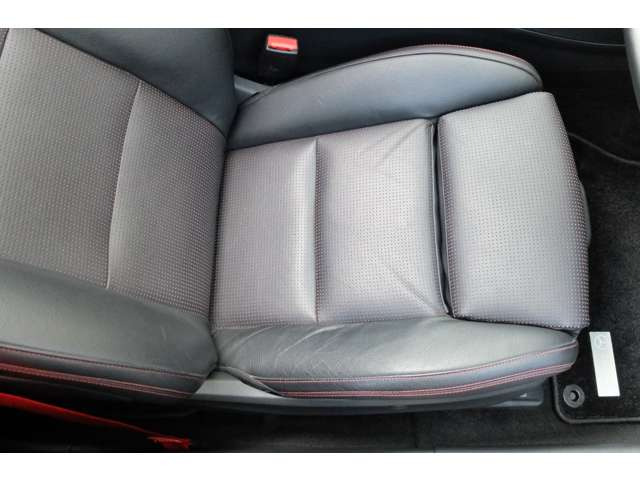 メルセデス・ベンツ Aクラス A250 シュポルト 4マティック 4WD 本革