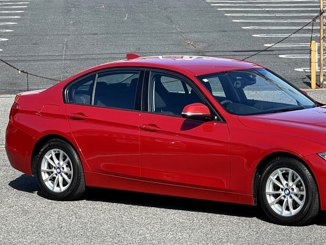 BMW 3シリーズセダン 320i の中古車詳細 (51,785km, レッド, 大阪府 