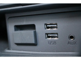 ☆USBポート・AUX端子付きです!