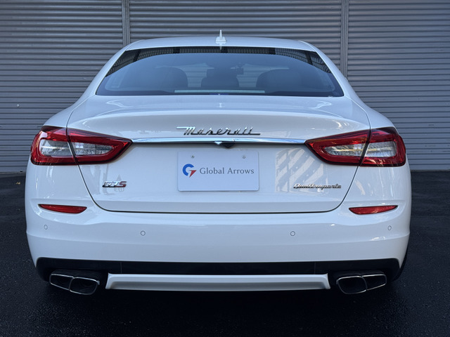 マセラティ クアトロポルテ GT S の中古車詳細 (27,000km, ホワイト