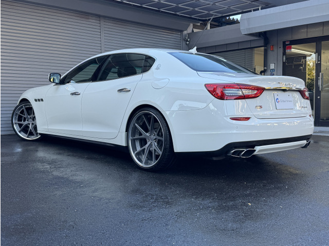 マセラティ クアトロポルテ GT S の中古車詳細 (27,000km, ホワイト