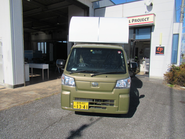 ハイゼットトラック  新古車です。