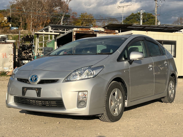 プリウス 1.8 L 純正ナビ、TV、バックカメラ、ETC