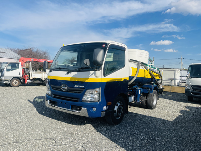 デュトロ  バキュームカー 積載3700・電動リール