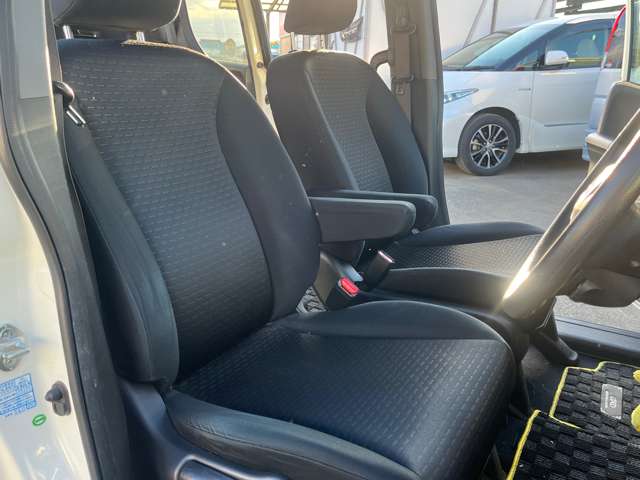 中古車 ホンダ フリードスパイクハイブリッド 1.5 ジャスト 