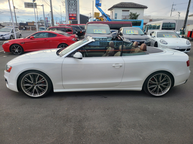 アウディ A5カブリオレ 3.2 FSI クワトロ 4WD 電動オープン 4WD の中古 