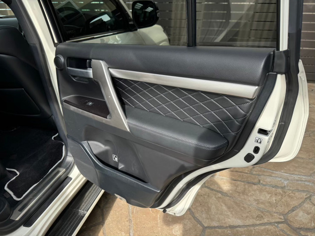 トヨタ ランドクルーザー200 4.6 ZX Gフロンティア 4WD SPIRITS