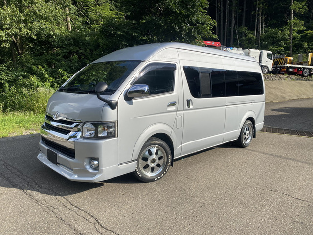 ハイエースバン  RINEI キャンピング
