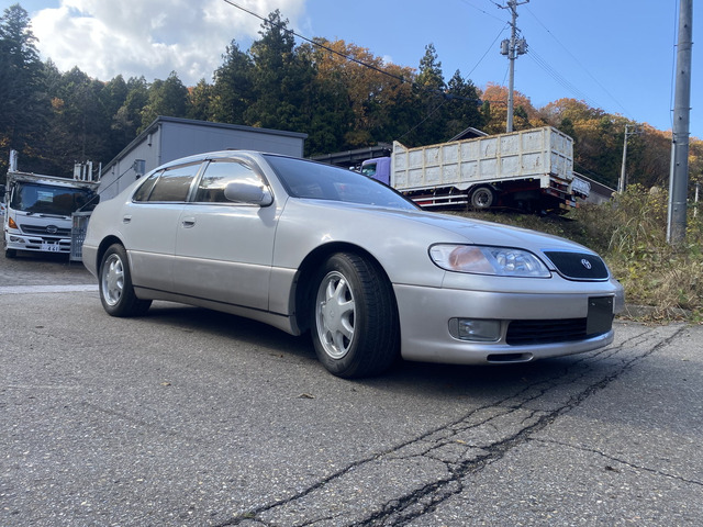 トヨタ アリスト 3.0 V Sパッケージ サンルーフ付き の中古車