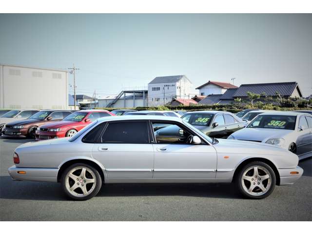 ジャガー XJ XJ スポーツ 3.2-V8 限定車 ノーマル 黒革 純正18インチ