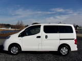 NV200バネットバン  チェアキャブ 3列目シート付き