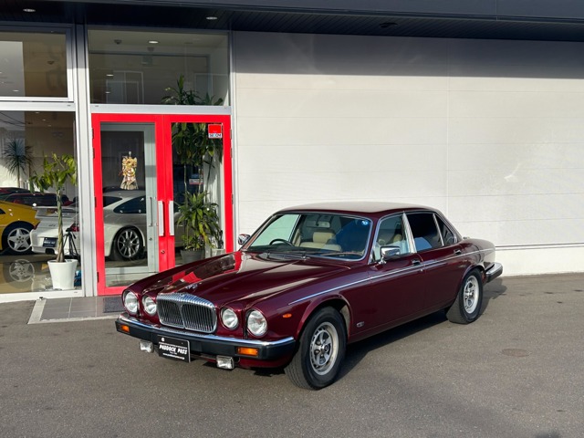 ディムラー  ダブルシックス ディーラー車