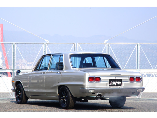 日産 スカイライン 2.0 GT の中古車詳細 (25,000km, シルバー, 兵庫県