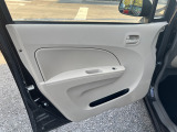 お車の下取りや買取もお任せください。どのようなお車でも査定させていただきます。国産車・輸入車・旧車・不動車・トラック・バイクなど幅広くご対応可能です。
